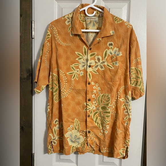 Tommy Bahama Other - Tommy Bahama Men's L Short Sleeve Button Down Hawaiian Shirt 100% Silk